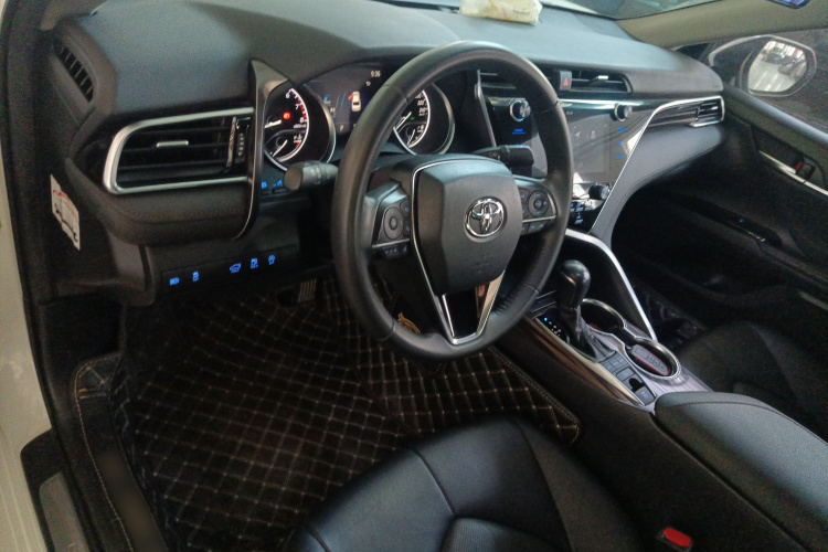 丰田 凯美瑞 2019款 改款 2.5G 豪华版中控内饰12