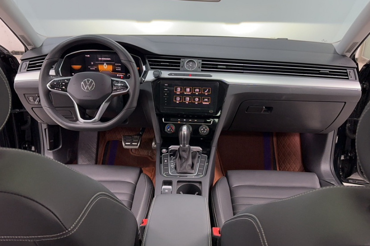大众 迈腾 2023款 200万辆纪念版 280TSI DSG舒适型中控内饰7005