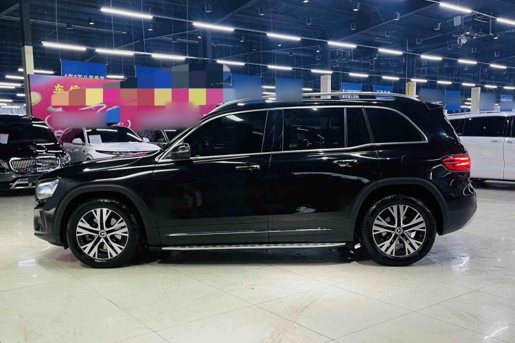 奔驰GLB 2025款 GLB 220 动感型车身外观6005