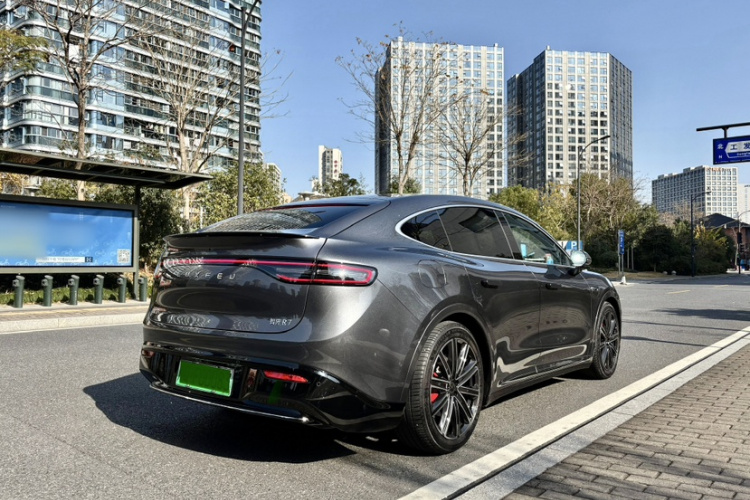 鸿蒙智行 智界R7 2025款 增程 331km Ultra车身外观6002