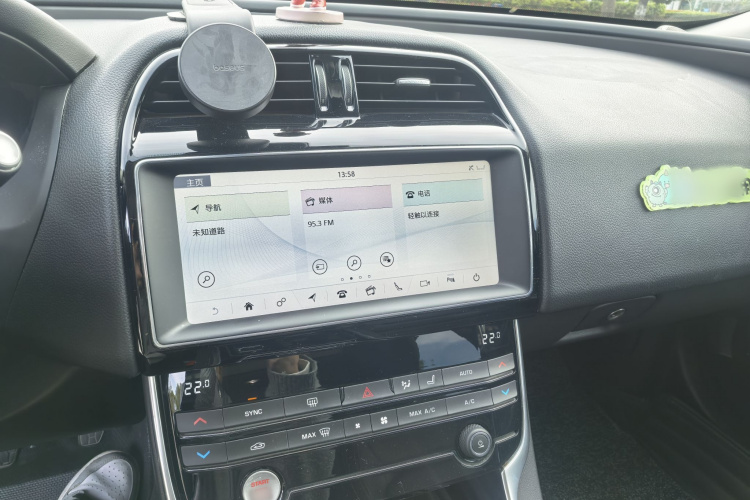 捷豹XEL 2019款 2.0T 200PS 尊享版中控内饰7006