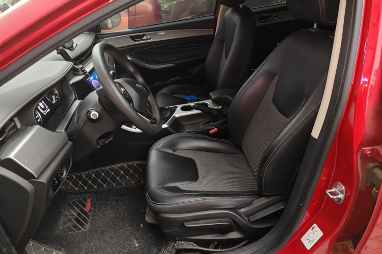 奇瑞 艾瑞泽5 2019款 1.5L CVT青春版 国V中控内饰19