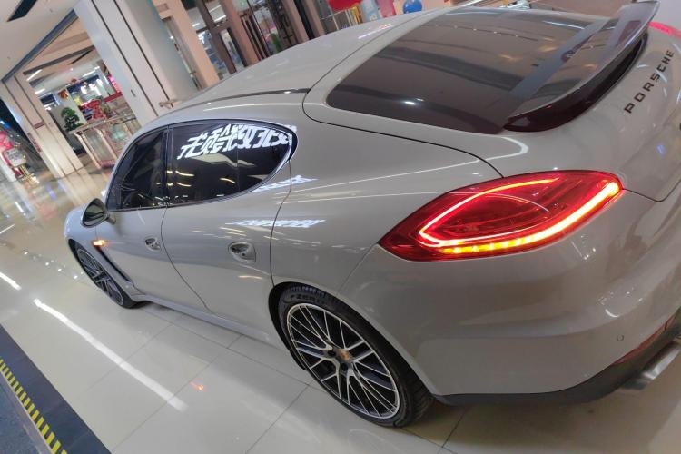 保时捷 2014款 Panamera 4 3.0T车身外观4