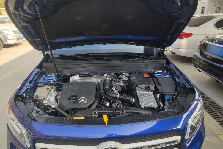 奔驰GLB 2023款 改款 GLB 200 动感型机舱底盘24