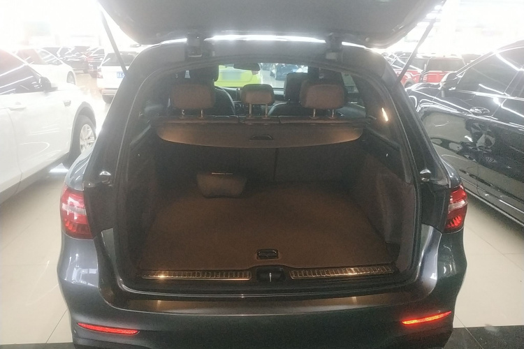 奔驰GLC 2018款 改款 GLC 300 4MATIC 动感型局部细节23