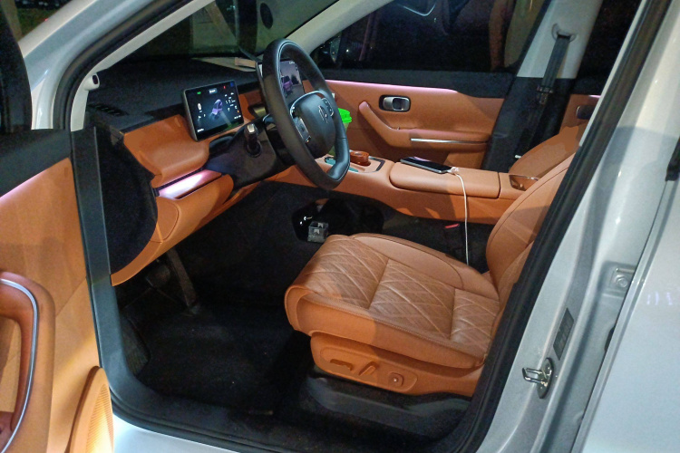 零跑汽车 零跑C16 2026款 纯电 630激光雷达智尊版 5座中控内饰19