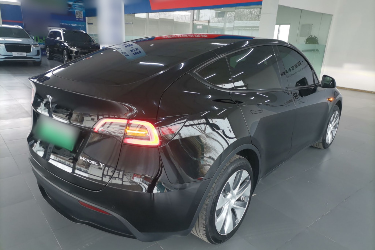 特斯拉 Model Y 2022款 改款 后轮驱动版车身外观6005