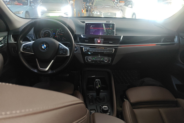宝马X1 2020款 sDrive20Li 时尚型中控内饰12