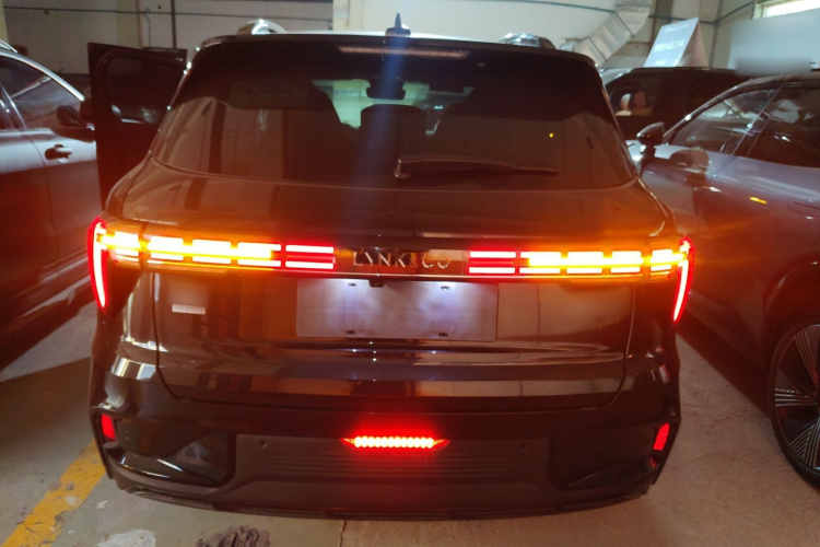 领克01 EM-P 2023款 1.5TD EM-P PM车身外观6