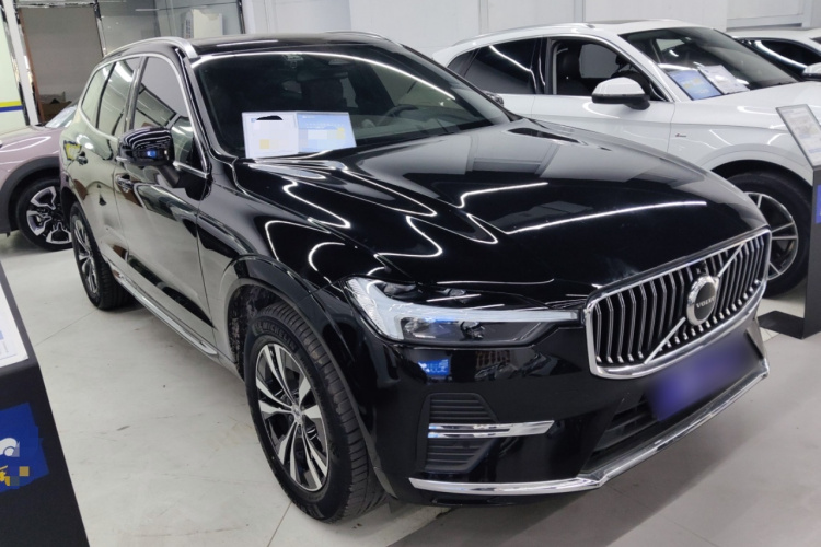 沃尔沃XC60 2024款 B5 四驱智逸豪华版车身外观3