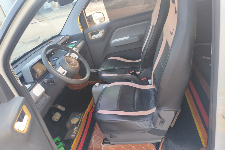 五菱汽车 宏光MINIEV 2022款 GAMEBOY 200km 玩咖款 磷酸铁锂中控内饰19