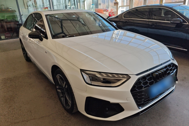 奥迪A4L 2022款 40 TFSI 豪华动感型车身外观3