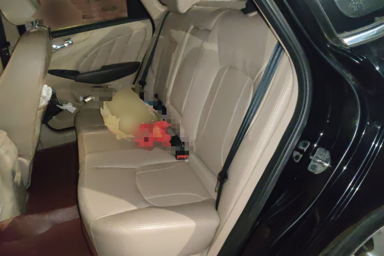 奇瑞 艾瑞泽7 2015款 1.6L 手动致享版中控内饰21