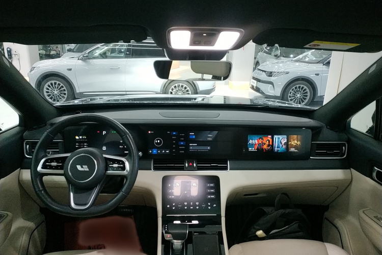 理想汽车 理想ONE 2021款 增程6座版中控内饰7002