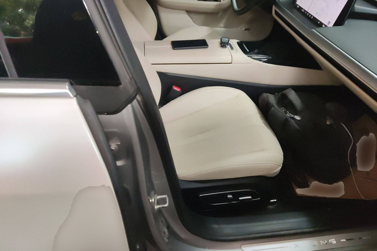 小鹏P7 2023款 586E局部细节41