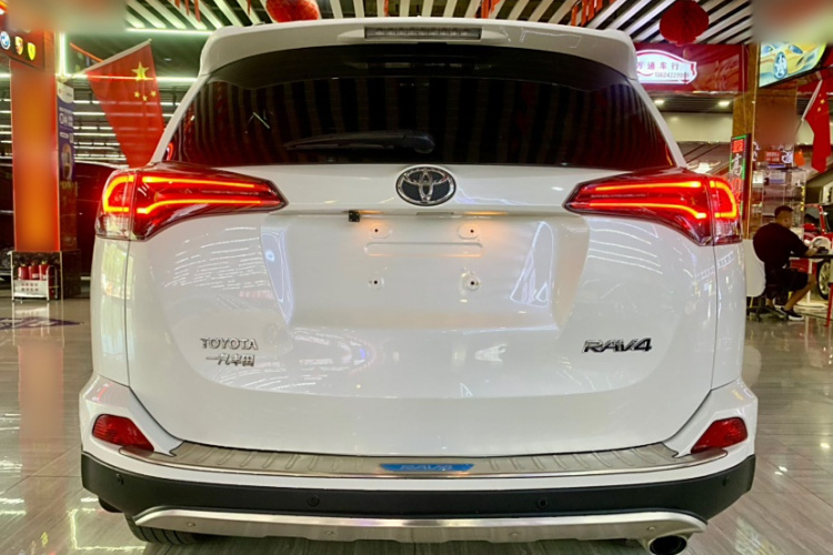 丰田 RAV4荣放 2016款 2.0L CVT两驱都市版 国V车身外观6005