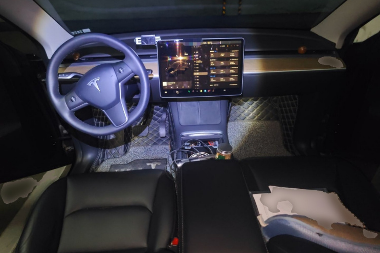 特斯拉 Model Y 2022款 后轮驱动版中控内饰12