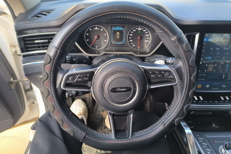 众泰T700 2017款 1.8T 双离合尊享型中控内饰13