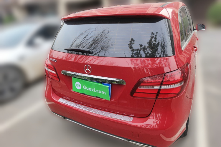 奔驰B级 2015款 B 200 时尚型车身外观6