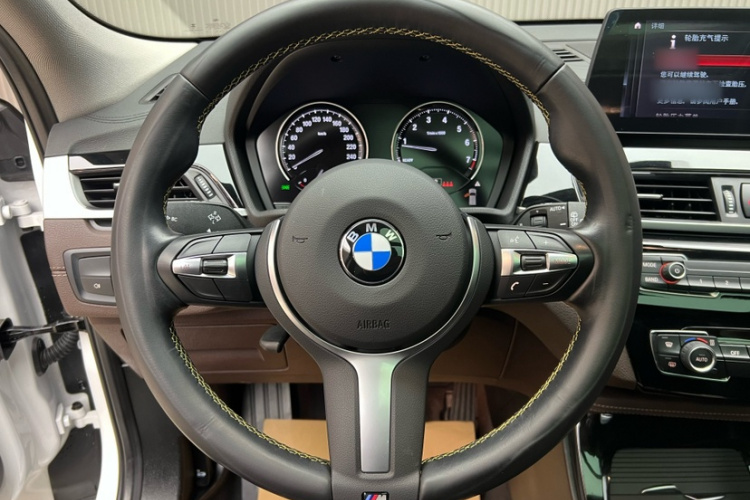 宝马X2 2023款 sDrive25i M运动曜夜版中控内饰7002