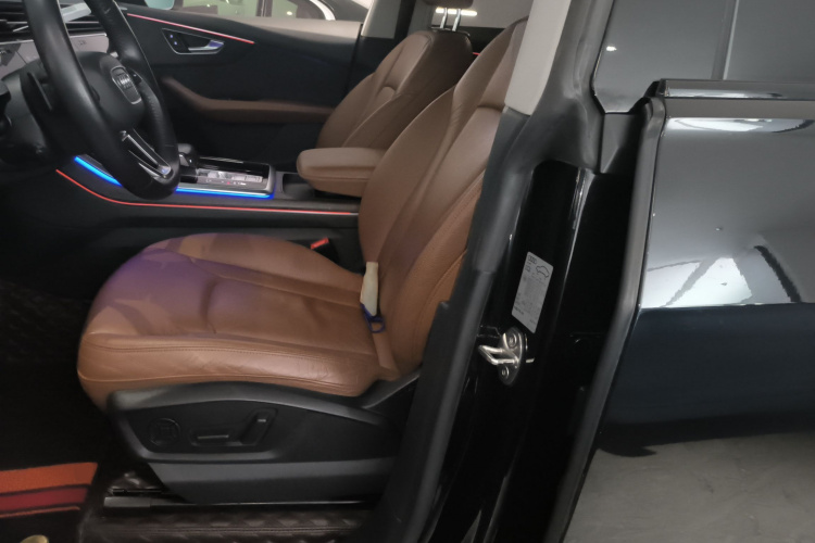 奥迪Q8 2019款 55 TFSI 臻选动感型中控内饰19