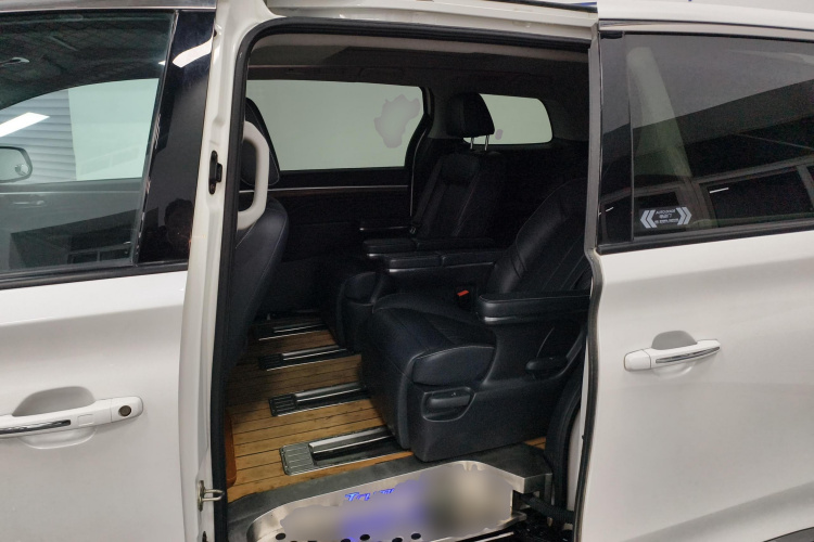 广汽传祺 传祺M8 2019款 320T 至尊版中控内饰21