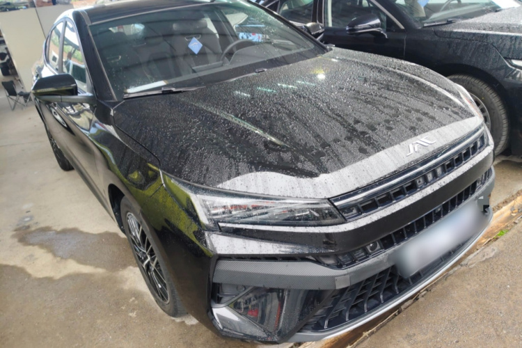 江淮汽车 江淮A5 PLUS 2023款 1.5T 自动尊贵型车身外观3