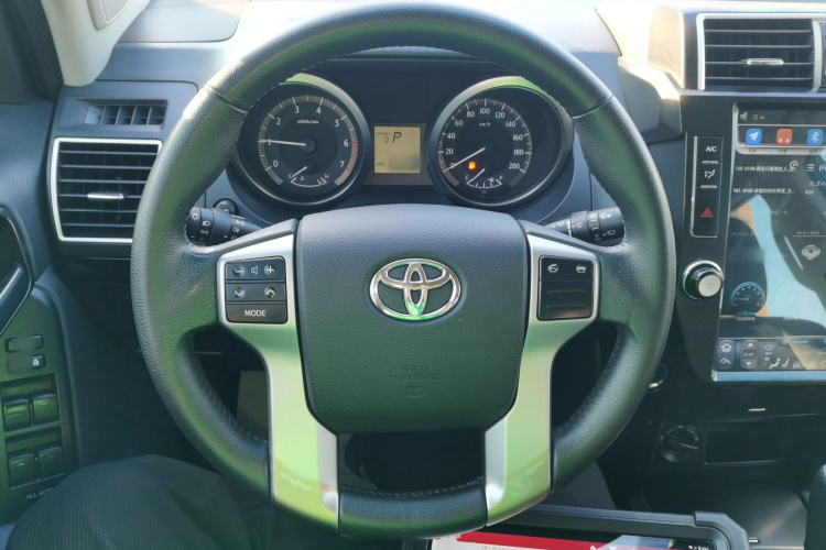 丰田 普拉多 2016款 2.7L 自动标准版中控内饰13