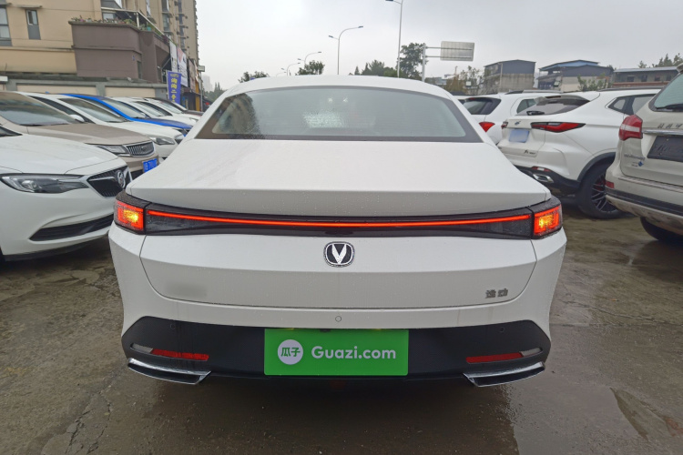 长安 逸动 2025款 蓝鲸 1.5T 500Bar尊贵型车身外观6004