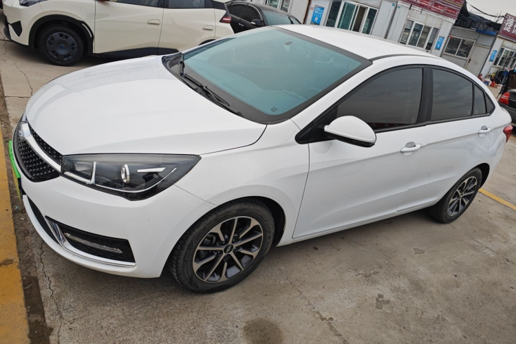 奇瑞 艾瑞泽5 2021款 PRO 1.5L CVT青春版车身外观4