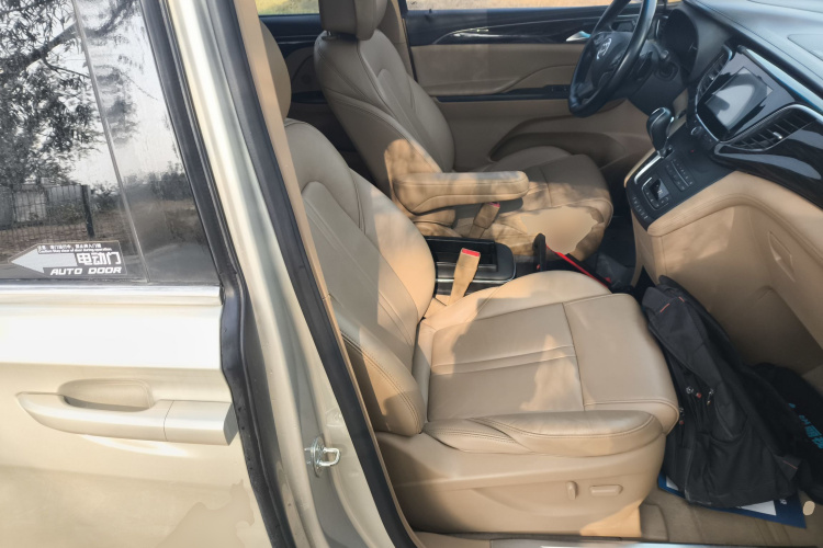 别克GL8 2017款 ES 28T 尊享型 国V局部细节41