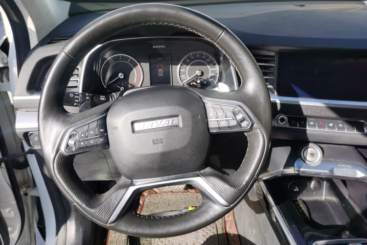 哈弗H6 2017款 红标 2.0T 自动两驱智尚型中控内饰13