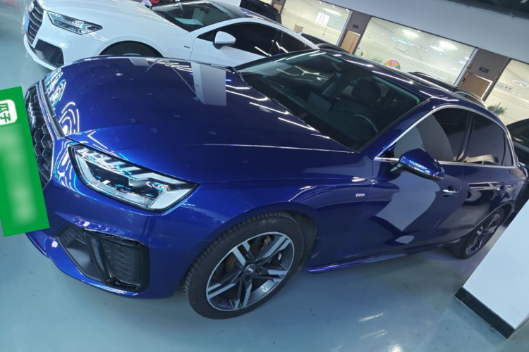 奥迪A4L 2020款 40 TFSI 豪华动感型车身外观4