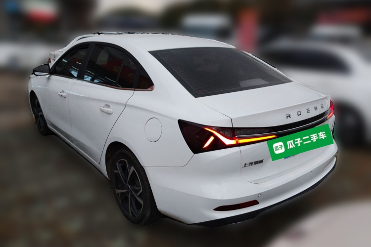 荣威i5 2023款 1.5L CVT尊荣版车身外观5