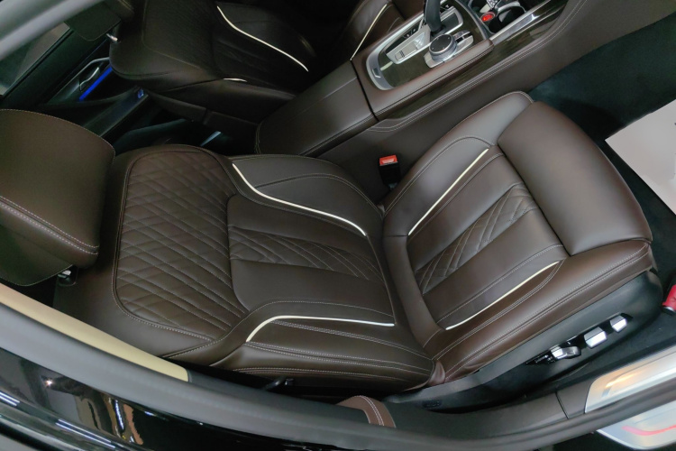 宝马7系 2019款 改款 730Li 豪华套装局部细节41