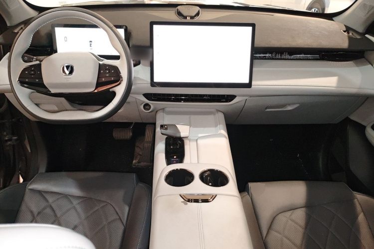 长安UNI-Z新能源 2024款 蓝鲸智电iDD 125km 卓越型中控内饰12