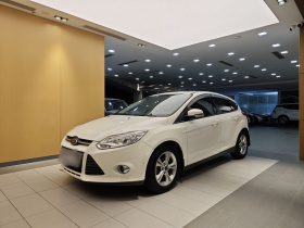 福特 福克斯 2015款 两厢 1.6L 自动风尚型