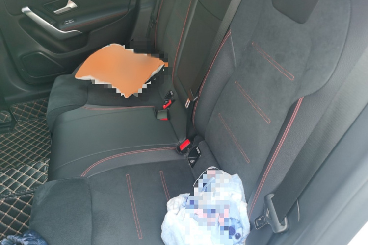 奔驰A级 2023款 A 200 L 时尚型中控内饰7004