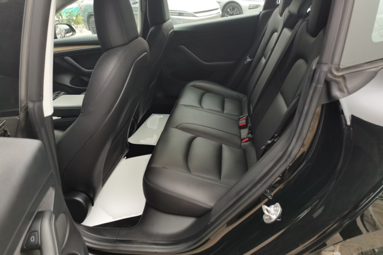 特斯拉 Model 3 2021款 标准续航后驱升级版中控内饰7004