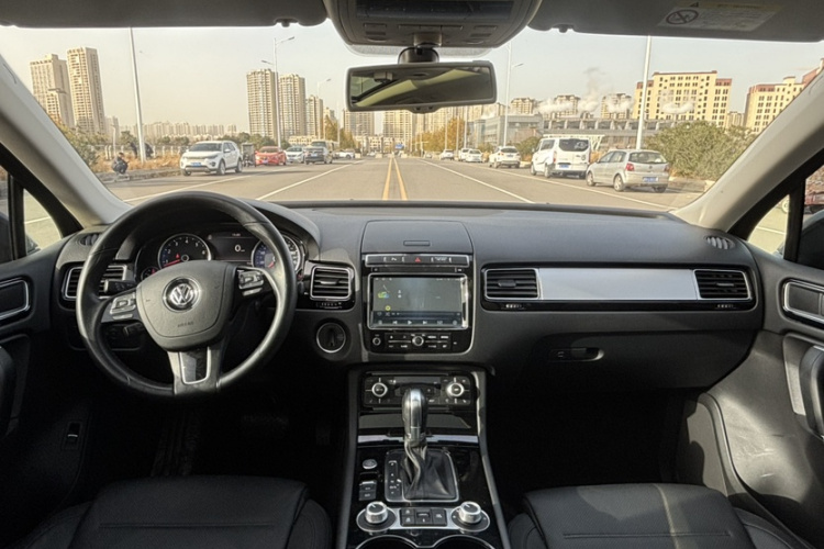 大众 途锐 2016款 3.0TSI 标配型中控内饰7003