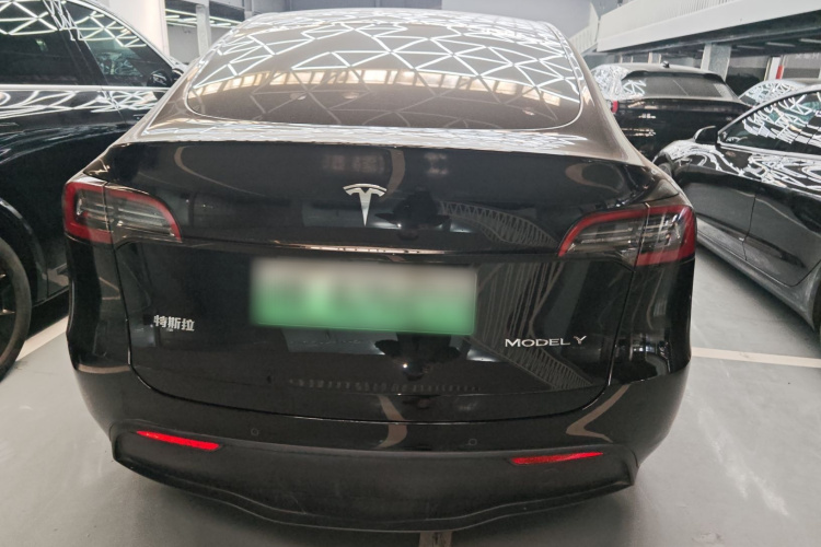 特斯拉 Model Y 2022款 改款 后轮驱动版车身外观6