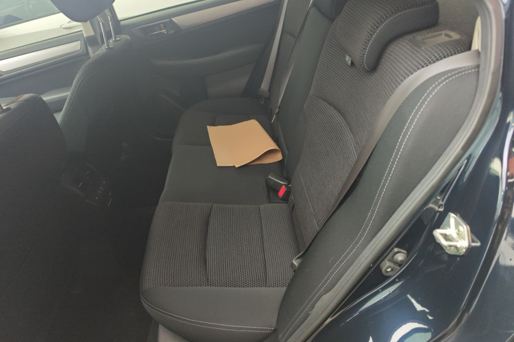 斯巴鲁 力狮 2020款 改款 2.5i 全驱风尚版中控内饰21