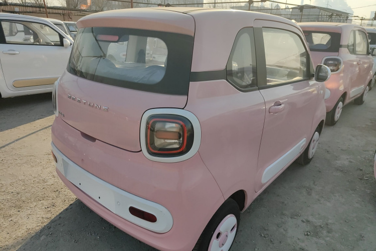 奔腾小马 2026款 222km 萌趣马车身外观7