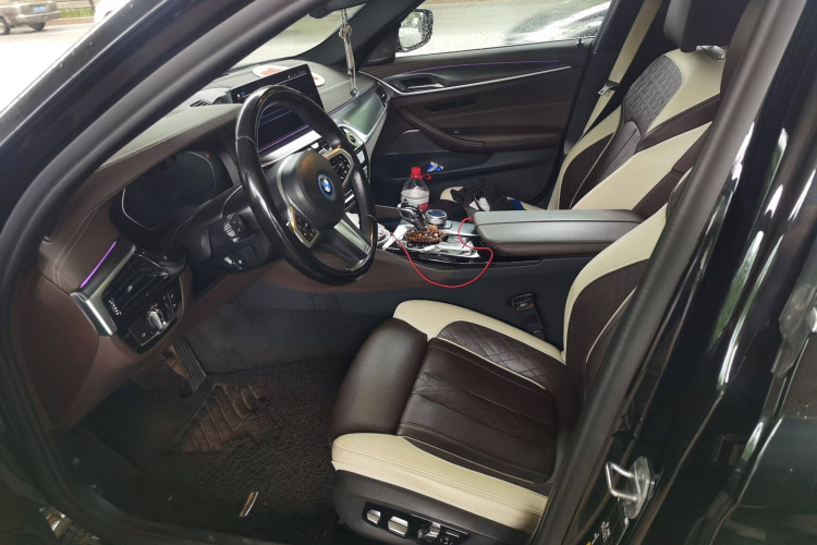 宝马5系新能源 2022款 改款二 535Le 先锋版M运动套装局部细节19