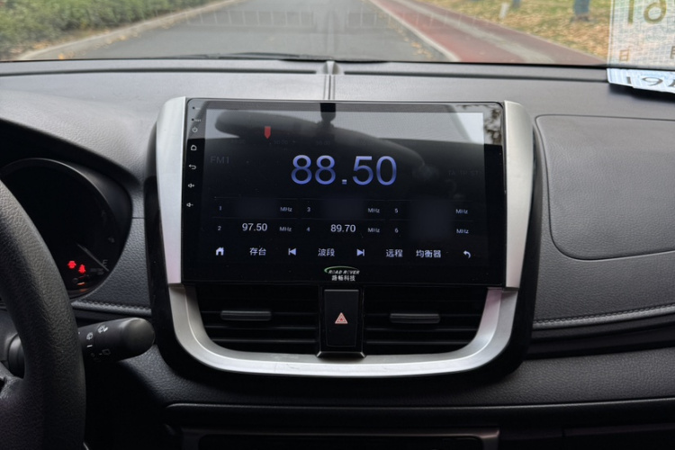 丰田 YARiS L 致炫 2016款 改款 1.5E CVT魅动版中控内饰7006