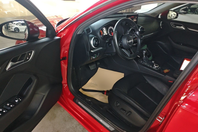 奥迪A3 2019款 Sportback 35 TFSI 风尚型 国V中控内饰20