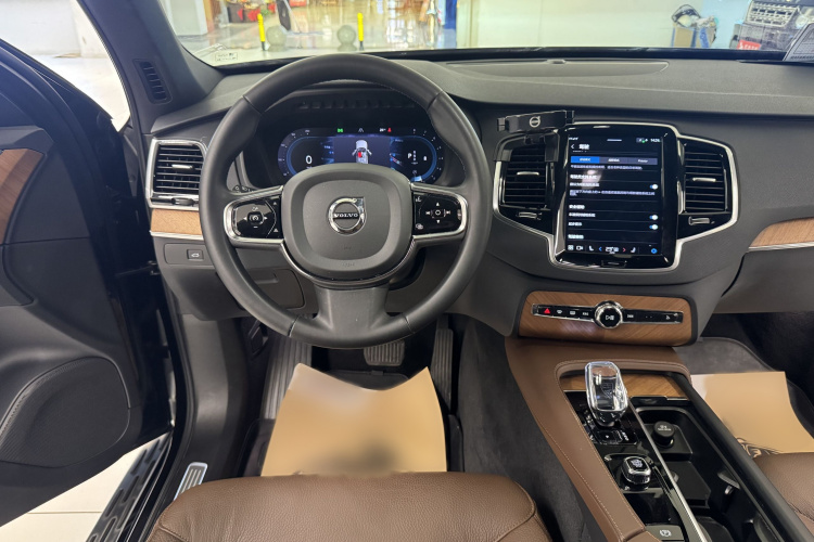 沃尔沃XC90 2023款 B6 智逸豪华版 7座中控内饰7005