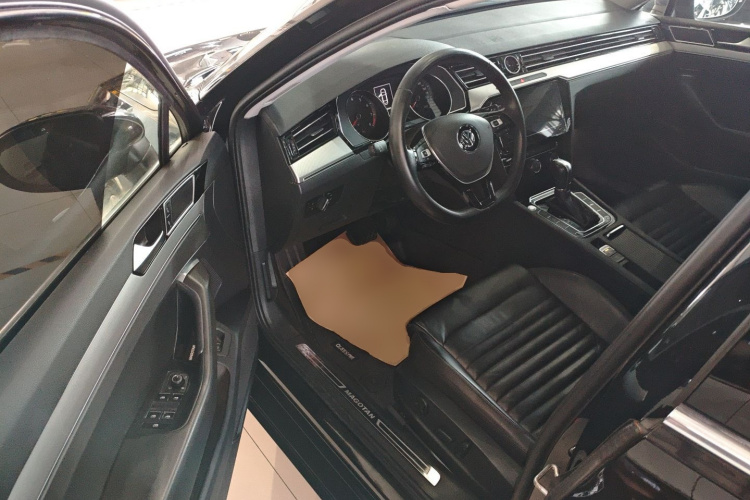 大众 迈腾 2019款 330TSI DSG 领先型 国VI中控内饰7003