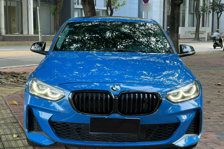 宝马1系 2021款 125i M运动曜夜版车身外观6006