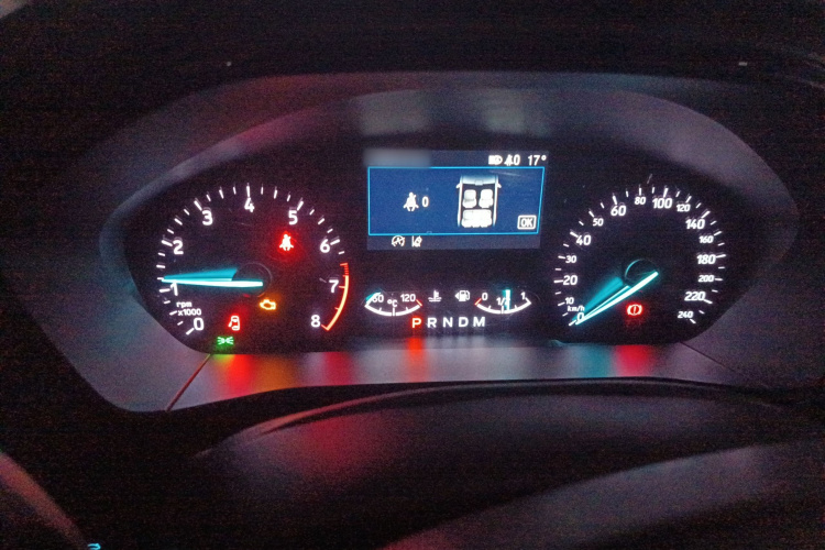 福特 福克斯 2020款 三厢 EcoBoost 180 自动ST Line局部细节14